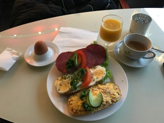 What To Eat When You Visit Hamburg - The Roaming Irishman