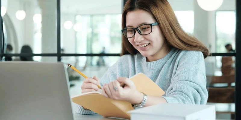 Website gợi ý cho học sinh các bước giải Toán theo mức độ