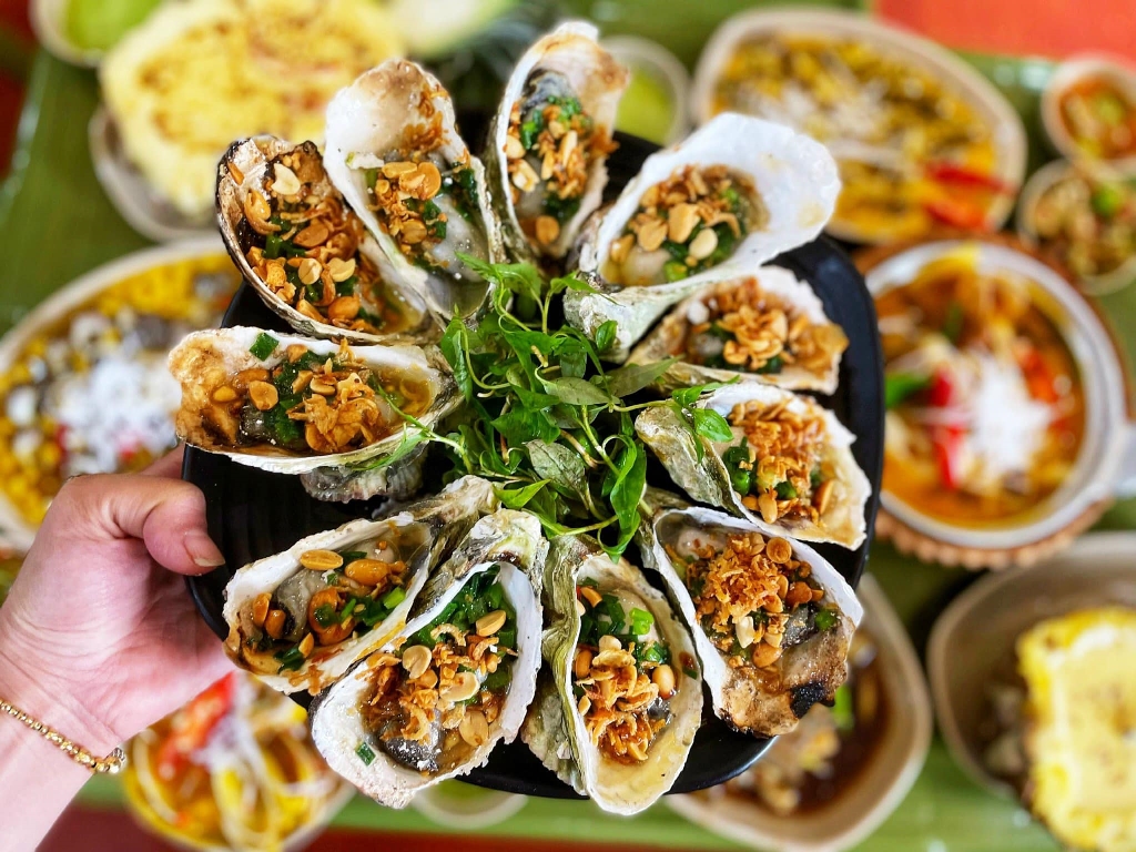Ẩm thực đặc sản không thể bỏ qua khi du lịch Quảng Ninh