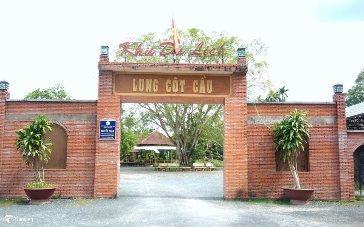 Hướng dẫn chi tiết cách di chuyển và thời điểm lý tưởng để trải nghiệm Lung Cột Cầu