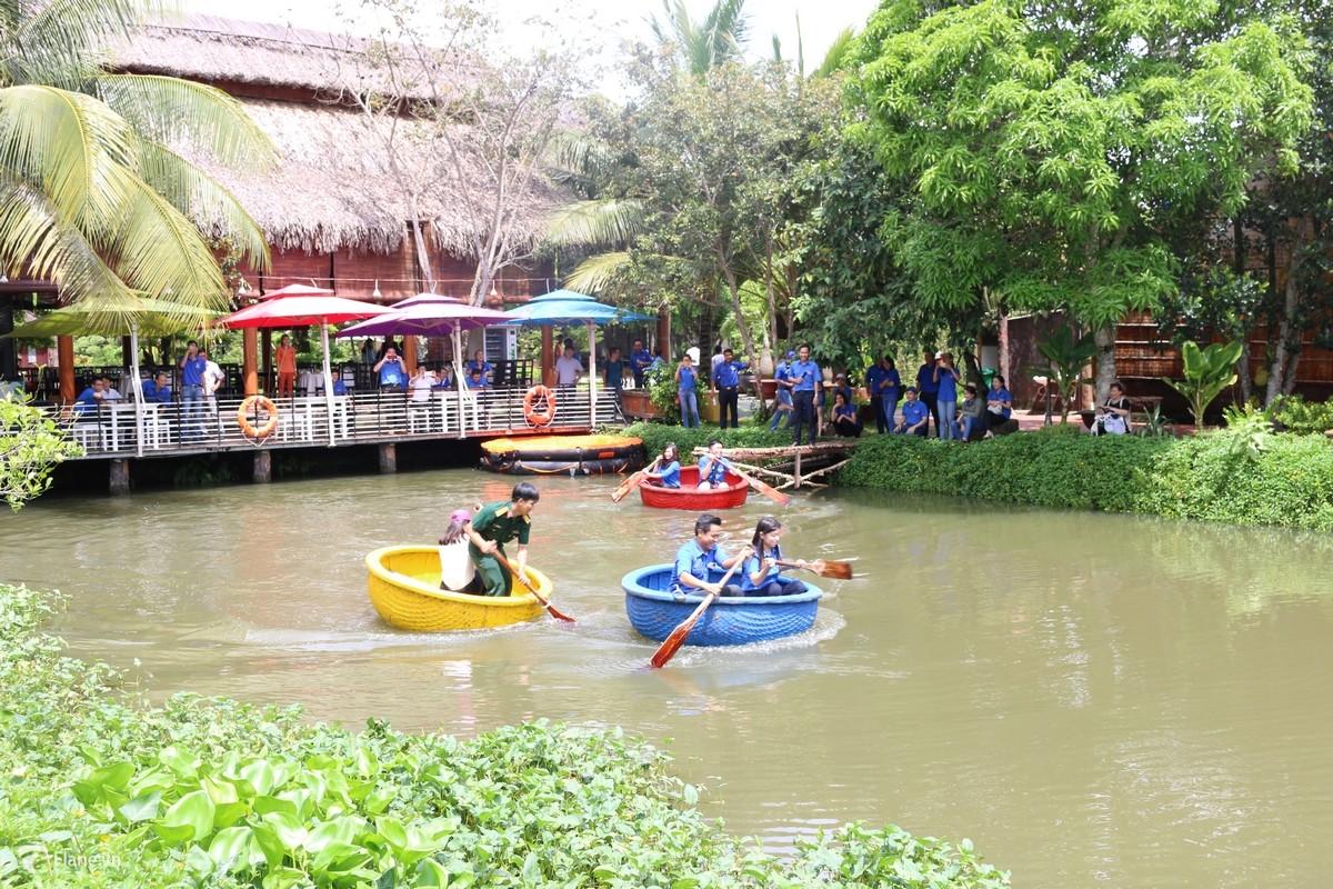 Khám phá các điểm tham quan hấp dẫn trong khu du lịch Lung Cột Cầu