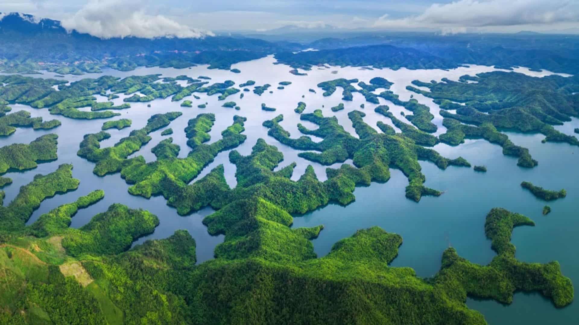 Khám phá vẻ đẹp hoang sơ của hồ Tà Đùng - "Vịnh Hạ Long" giữa Tây Nguyên