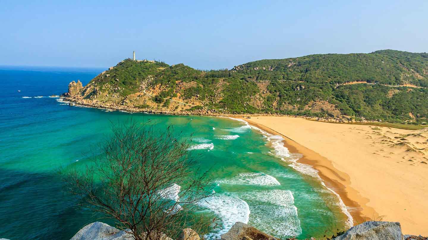 Top những bãi biển đẹp không thể bỏ qua khi du lịch Phú Yên